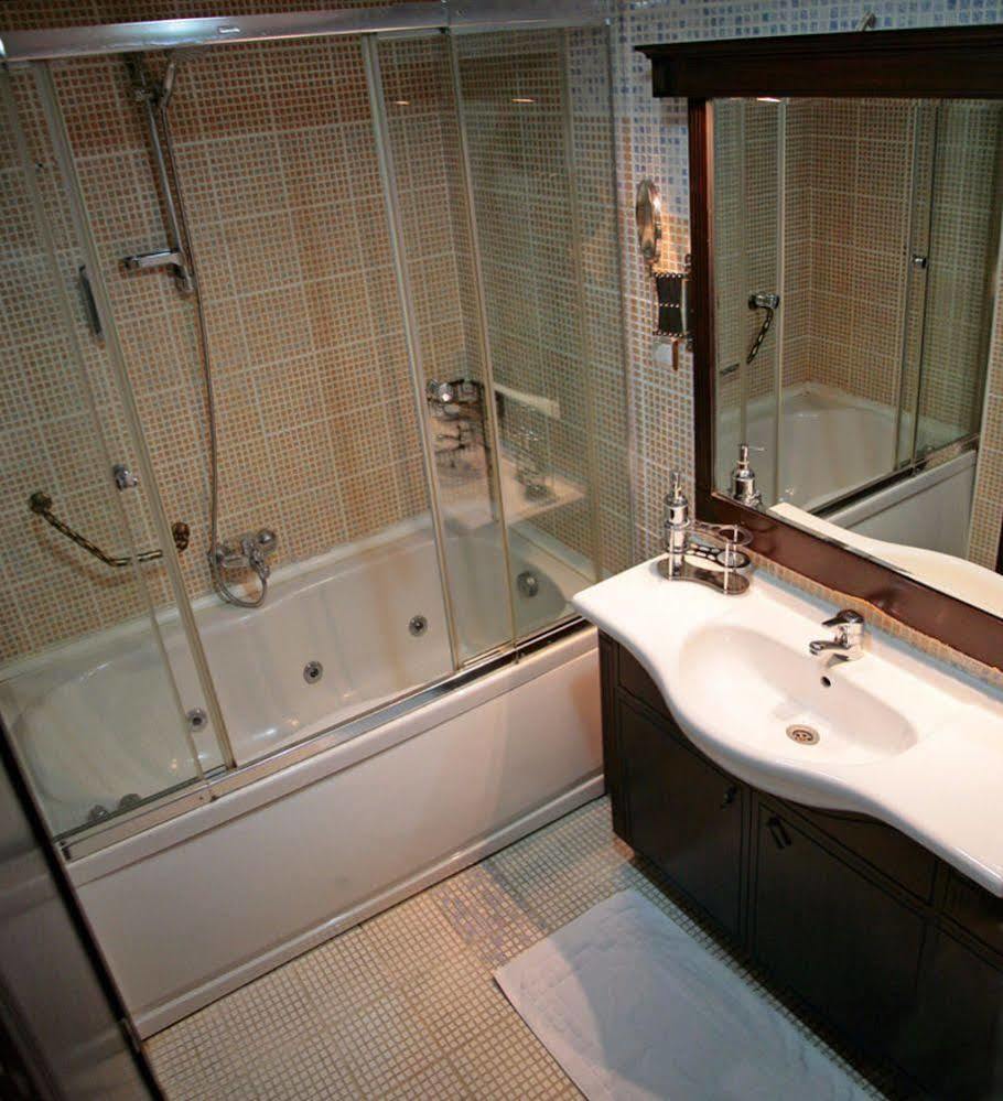 Omur Hotel Akcay  Bagian luar foto
